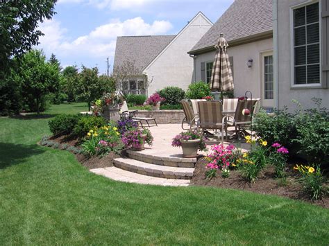 patio landscaping ideas pictures